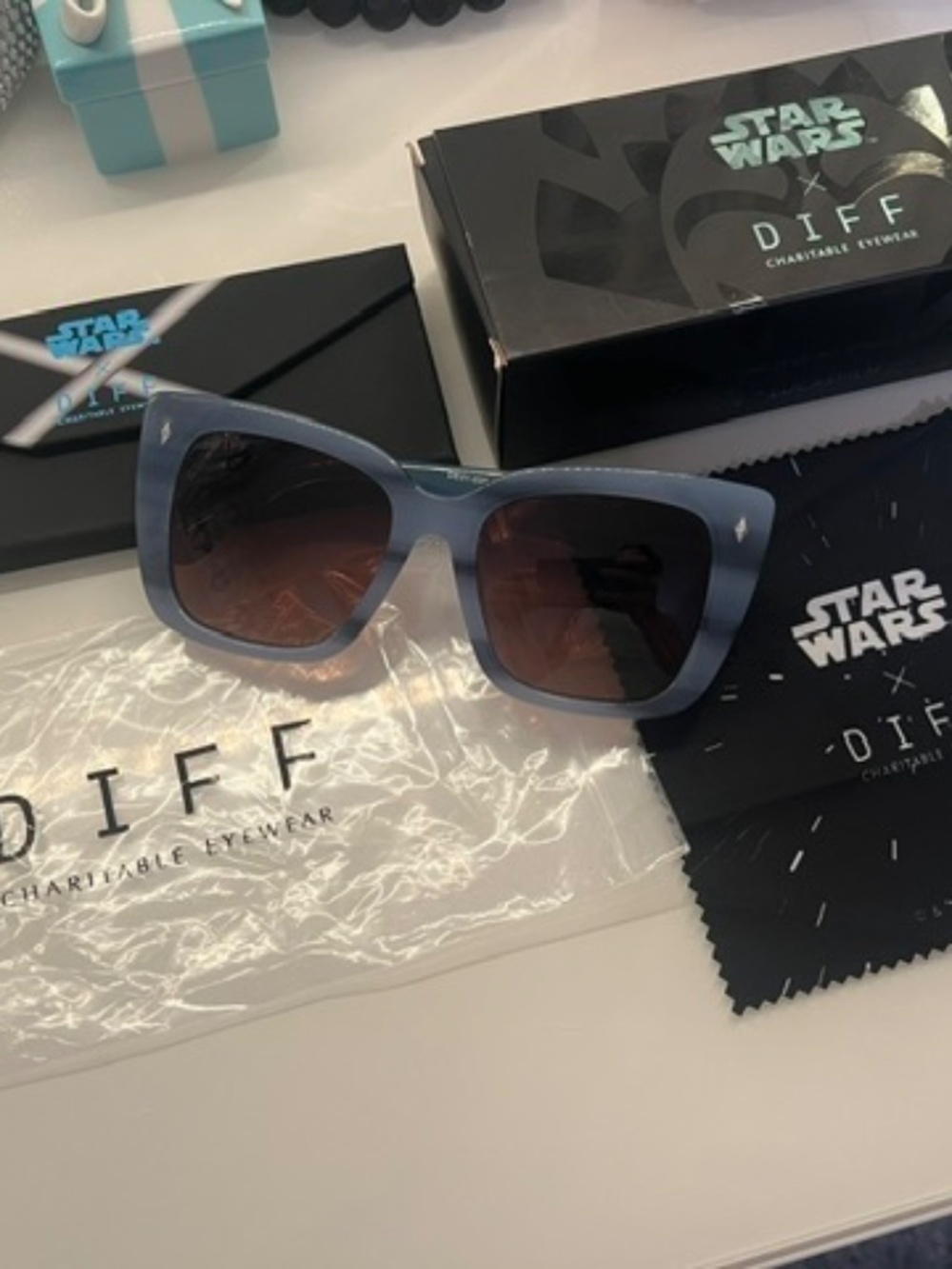 DIFF Star Wars Ahsoka Tano Sunglasses - Picture 6 of 17